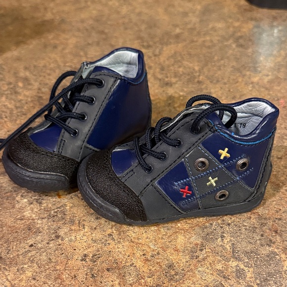 KIO TREND Leather First Walkers - Picture 1 of 9